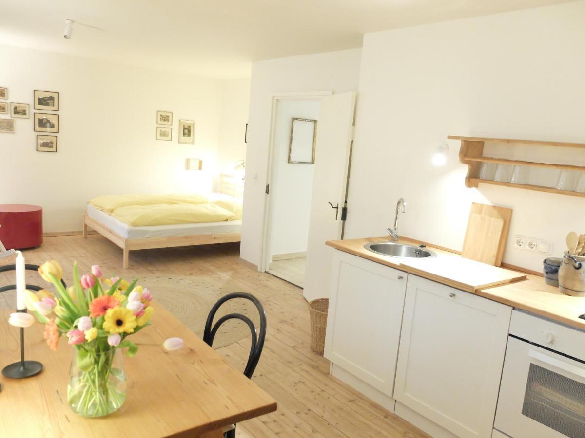 Gartenstudio-Apartment Tausendfreund - Adults Only - Am Chiemsee Breitbrunn am Chiemsee Bagian luar foto